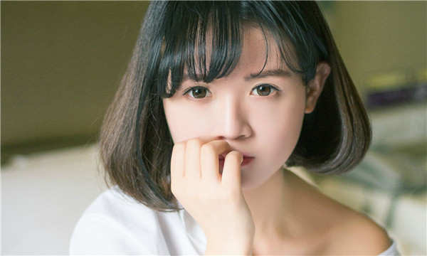 井冈山人工助孕和试管的区别，你了解吗？这两个关键词是在不孕不育家庭中经常被提及的话题，尤其对于那些渴望拥有自己孩子的父母来说，理解这些差异至关重要。人工助孕，通常指人工授精，它是在女性的排卵期，通过注射受精卵来提高受孕的几率。而试管，通常是指试管婴儿技术（IVF），它则是在实验室中通过体外受精的方式，使卵子和精子结合形成胚胎，最后移植回女性体内。简单来说，人工助孕更注重于提高受孕的机会，而试管则是借助更