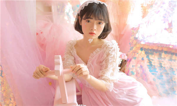 井冈山供卵试管代怀生子多少钱？这一直是很多不孕不育家庭关注的话题。在中国，不孕不育的发生率越来越高，根据《中国不孕不育现状调研报告》显示，育龄夫妇的不孕不育率从20年前的3%增长至现在的12.5%-18.2%，患者人数高达6000万以上。在这样的背景下，许多家庭通过供卵试管来实现自己的生育梦想。那么，供卵试管代怀生子的费用到底是多少呢？